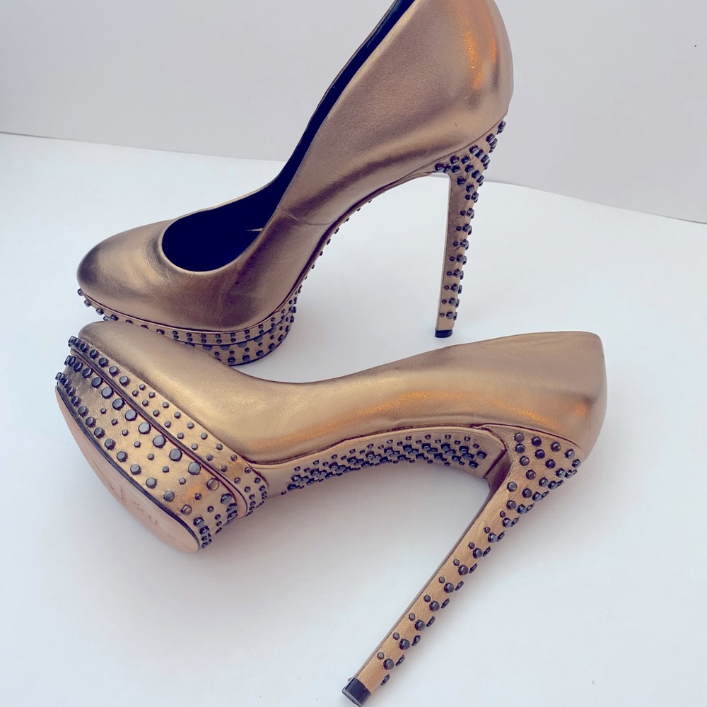Brian Atwood Pumps 8.5